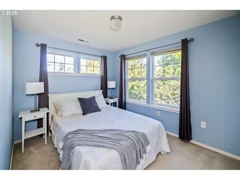 6737 NE Oregon Street Portland OR 97213