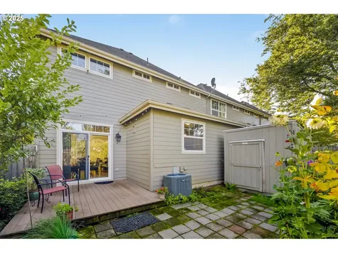 6737 NE Oregon Street Portland OR 97213