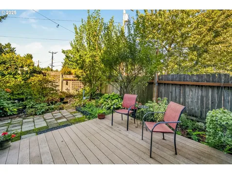 6737 NE Oregon Street Portland OR 97213