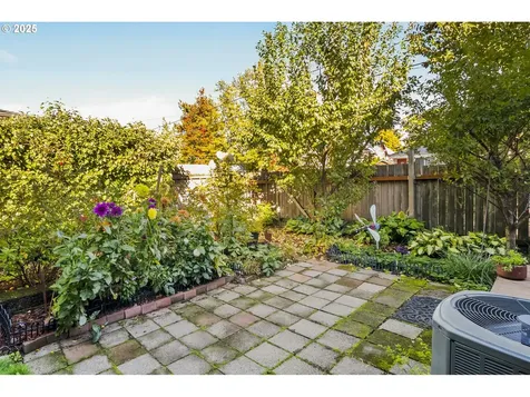 6737 NE Oregon Street Portland OR 97213