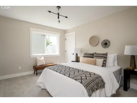 8425 NE Hassalo Street Portland OR 97220