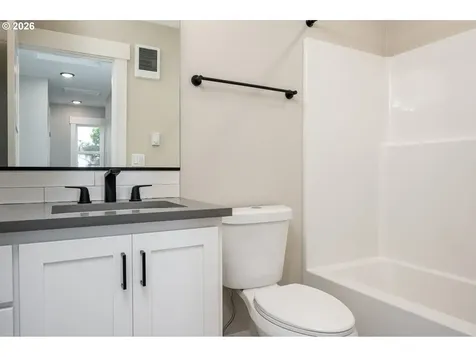 8425 NE Hassalo Street Portland OR 97220
