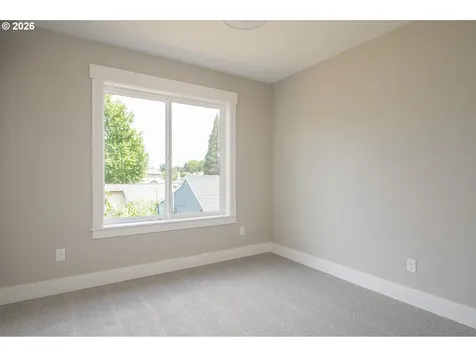 8425 NE Hassalo Street Portland OR 97220