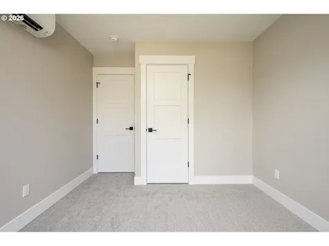 8425 NE Hassalo Street Portland OR 97220