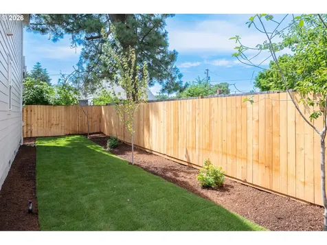 8425 NE Hassalo Street Portland OR 97220