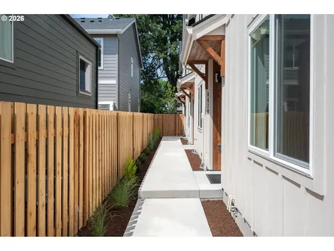 8425 NE Hassalo Street Portland OR 97220