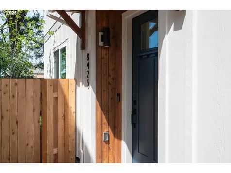 8425 NE Hassalo Street Portland OR 97220