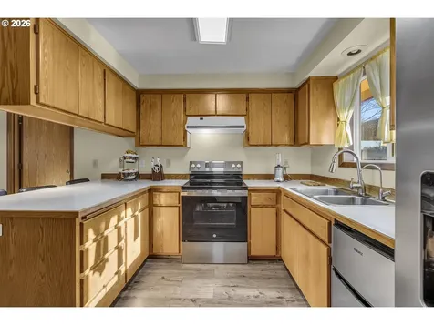 1320 NE 19th Street Mcminnville OR 97128