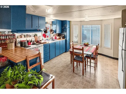 2300 SE 82nd Avenue Portland OR 97216