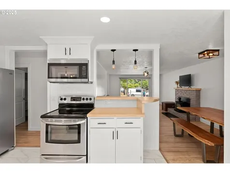 4343 Fir Dell Drive SE Salem OR 97302