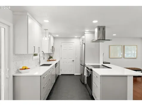 7785 SW Landau Street Portland OR 97223