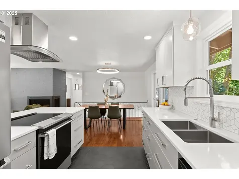 7785 SW Landau Street Portland OR 97223