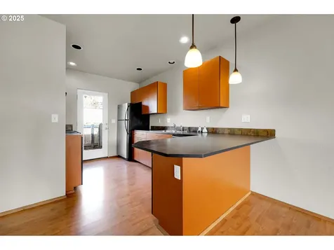 2015 2nd Street Springfield OR 97477