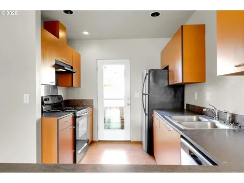 2015 2nd Street Springfield OR 97477