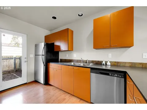 2015 2nd Street Springfield OR 97477