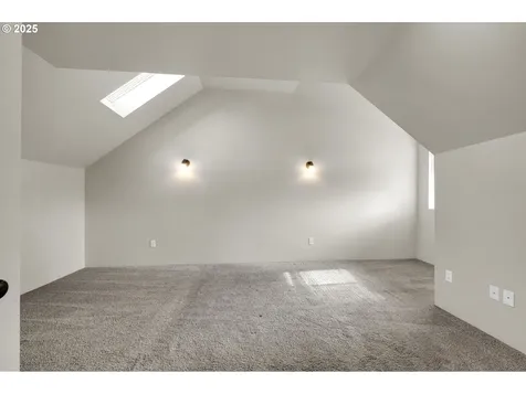 2015 2nd Street Springfield OR 97477