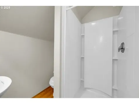 2015 2nd Street Springfield OR 97477