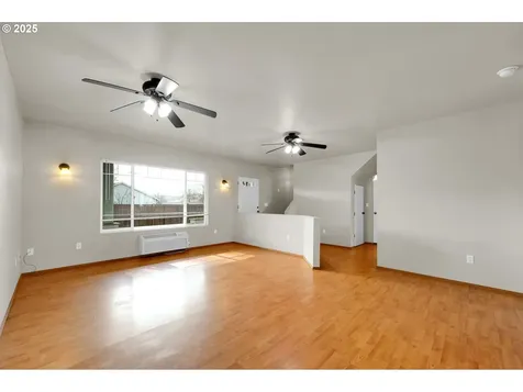 2015 2nd Street Springfield OR 97477