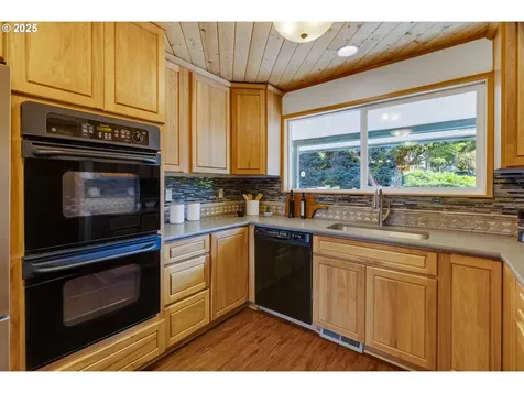 1206 NE 66th Street Vancouver WA 98665