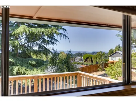 1206 NE 66th Street Vancouver WA 98665