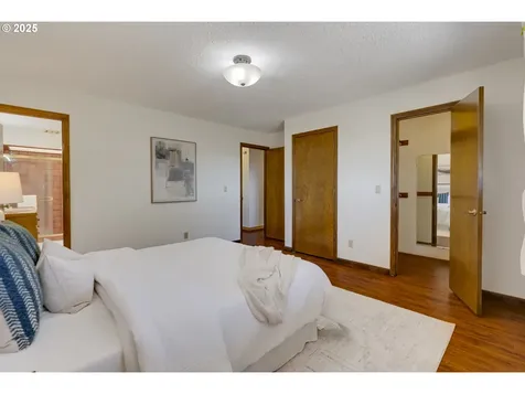 1206 NE 66th Street Vancouver WA 98665