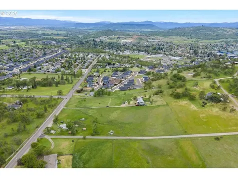 963 Stevens Road Eagle Point OR 97524