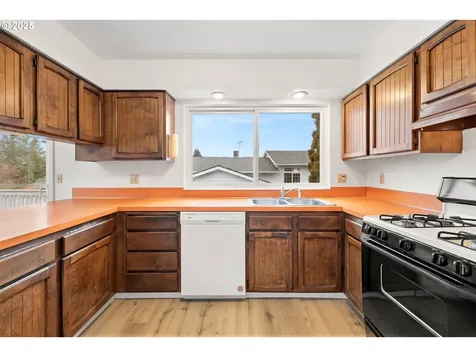 9466 SE Harney Court Portland OR 97266