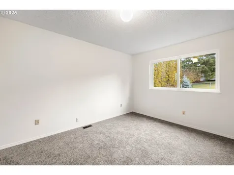 9466 SE Harney Court Portland OR 97266