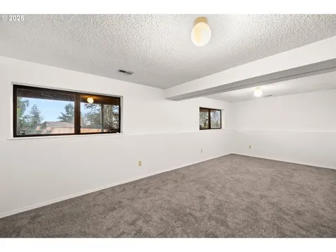9466 SE Harney Court Portland OR 97266