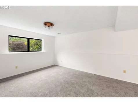 9466 SE Harney Court Portland OR 97266