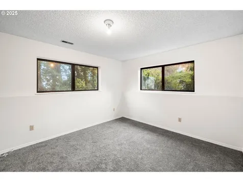 9466 SE Harney Court Portland OR 97266