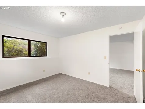 9466 SE Harney Court Portland OR 97266