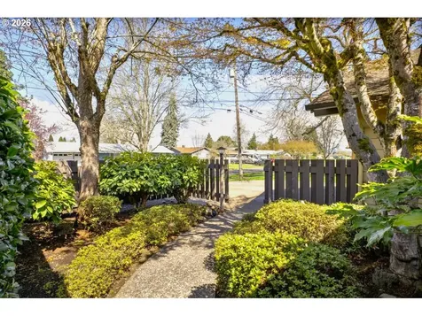 4448 Knoop Avenue Eugene OR 97402