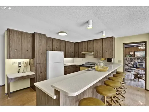 4448 Knoop Avenue Eugene OR 97402
