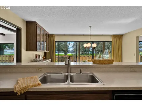 4448 Knoop Avenue Eugene OR 97402