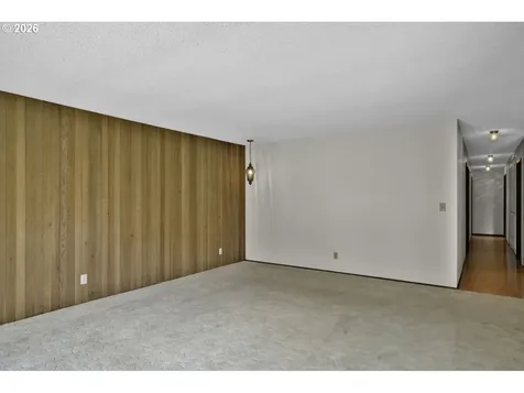 4448 Knoop Avenue Eugene OR 97402