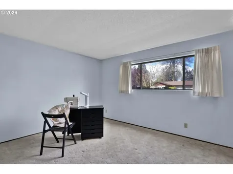 4448 Knoop Avenue Eugene OR 97402