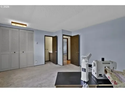 4448 Knoop Avenue Eugene OR 97402