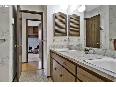 4448 Knoop Avenue Eugene OR 97402
