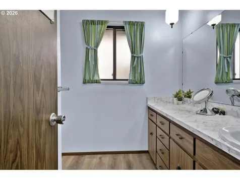 4448 Knoop Avenue Eugene OR 97402
