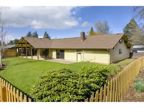 4448 Knoop Avenue Eugene OR 97402