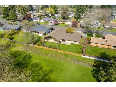 4448 Knoop Avenue Eugene OR 97402