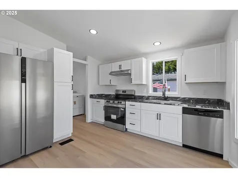 20 NE 72nd Street Newport OR 97365