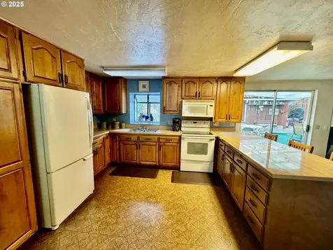 4990 Mitchell Loop Road Florence OR 97439