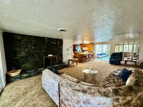 4990 Mitchell Loop Road Florence OR 97439