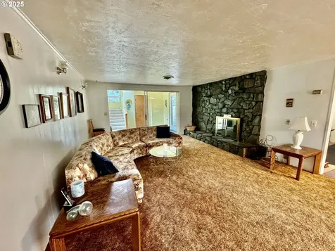 4990 Mitchell Loop Road Florence OR 97439