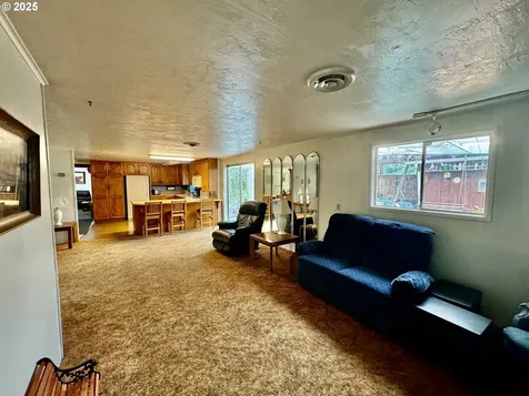 4990 Mitchell Loop Road Florence OR 97439