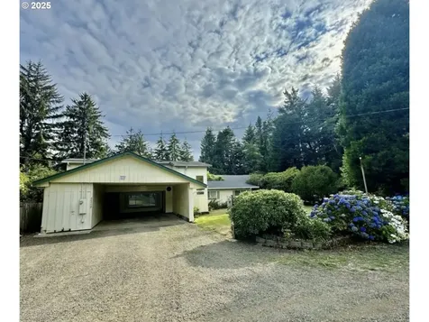 4990 Mitchell Loop Road Florence OR 97439