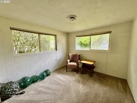 4990 Mitchell Loop Road Florence OR 97439