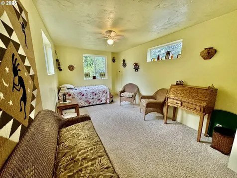 4990 Mitchell Loop Road Florence OR 97439